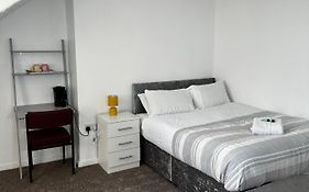 Le Crescent Lodge, Room Stay , Middlesbrough City